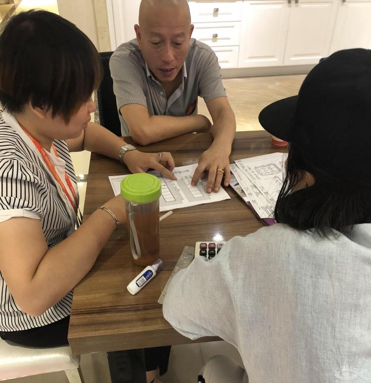 前往宜格空間修改圖紙，體驗到了耐心的服務， 還吃到了傳說中的特色午餐！