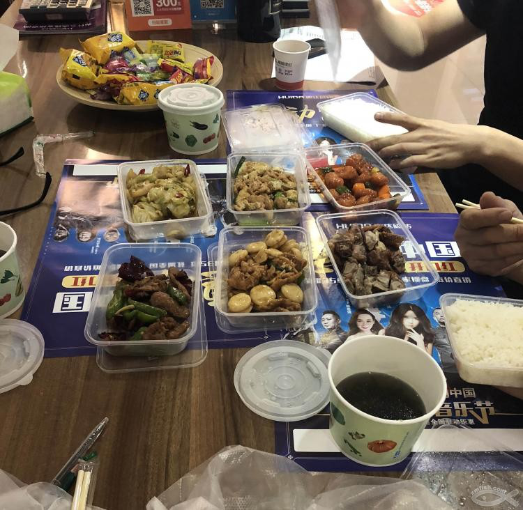 前往宜格空間修改圖紙，體驗到了耐心的服務， 還吃到了傳說中的特色午餐！